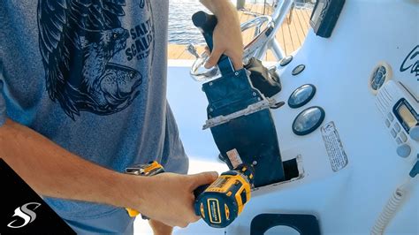 Connect the throttle cable to the throttle arm and tighten the shift pivot lock nut securely. . Honda outboard throttle cable adjustment